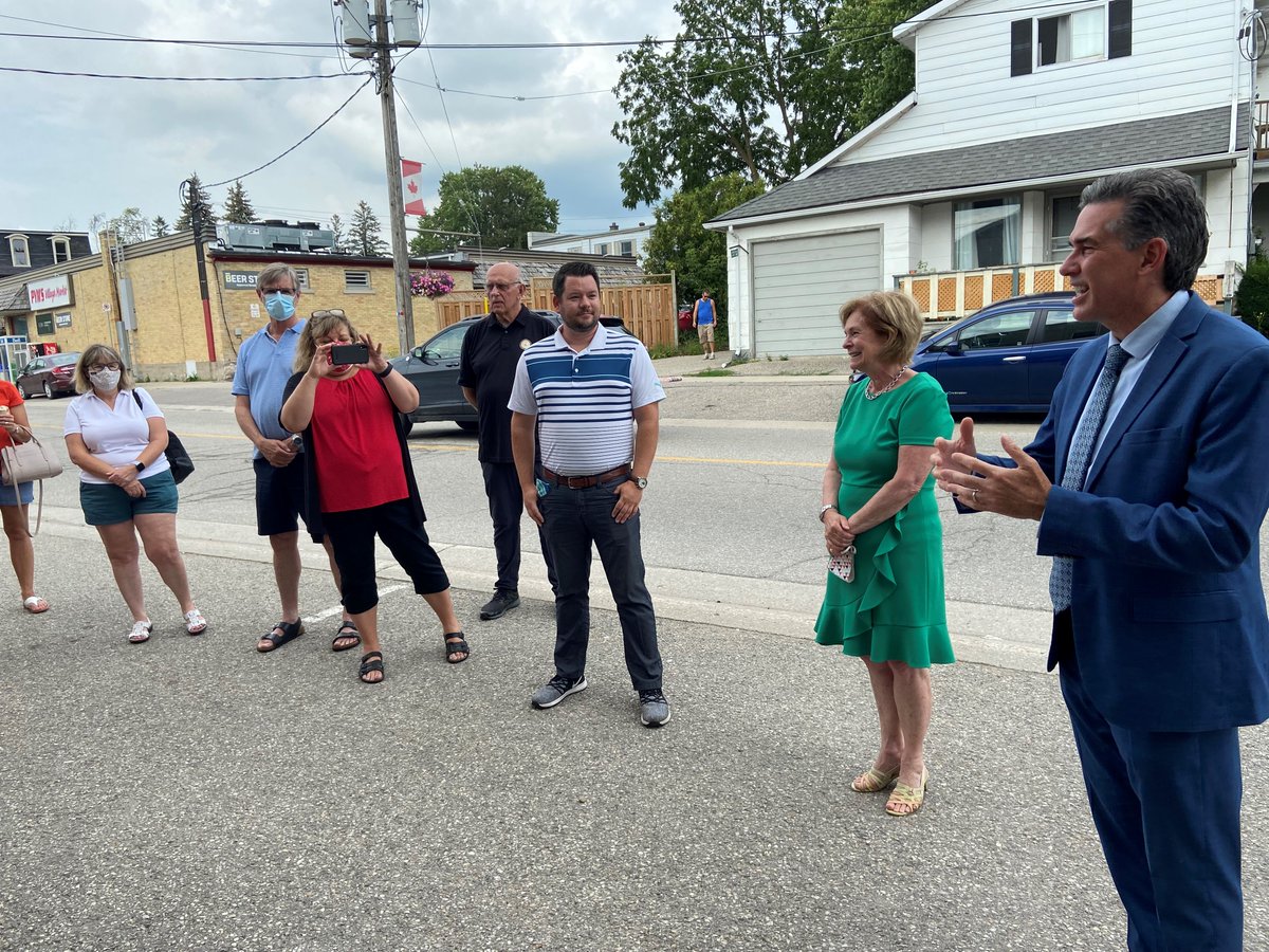 Redman4Region's tweet photo. Thank you to all the great staff and volunteers at the Wellesley vaccine clinic! An amazing team delivering tremendous community impact over the past months! https://t.co/PCHIjpDAM3