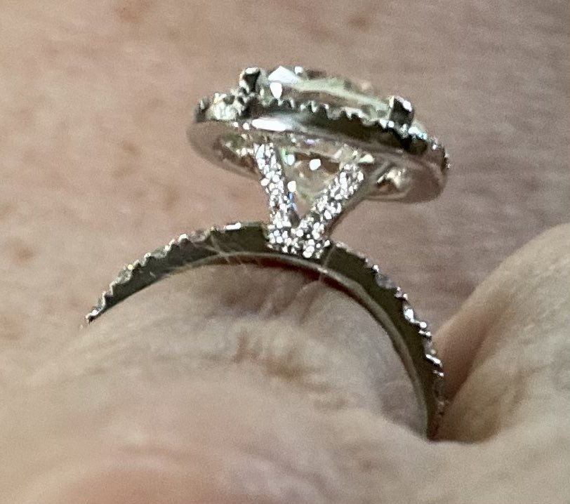 BSmithJewelry's tweet photo. New amazing ring delivered today to a very special client. https://t.co/sRkOkqVFmM