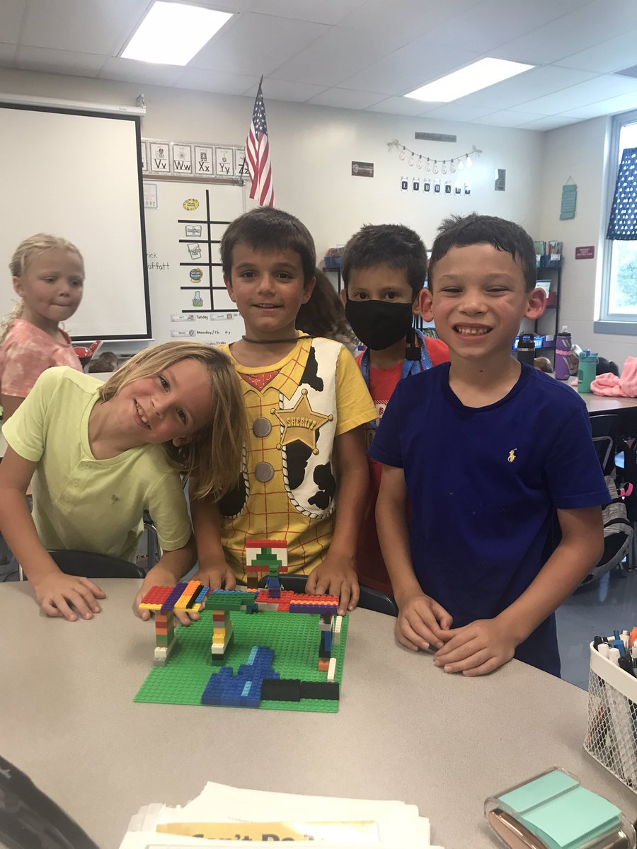 classmoff's tweet photo. Practicing TEAMWORK with the Lego challenge! It was a big hit!! https://t.co/iLrvmBOtbb