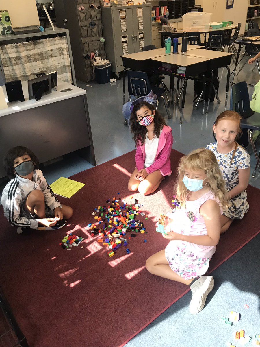 classmoff's tweet photo. Practicing TEAMWORK with the Lego challenge! It was a big hit!! https://t.co/iLrvmBOtbb