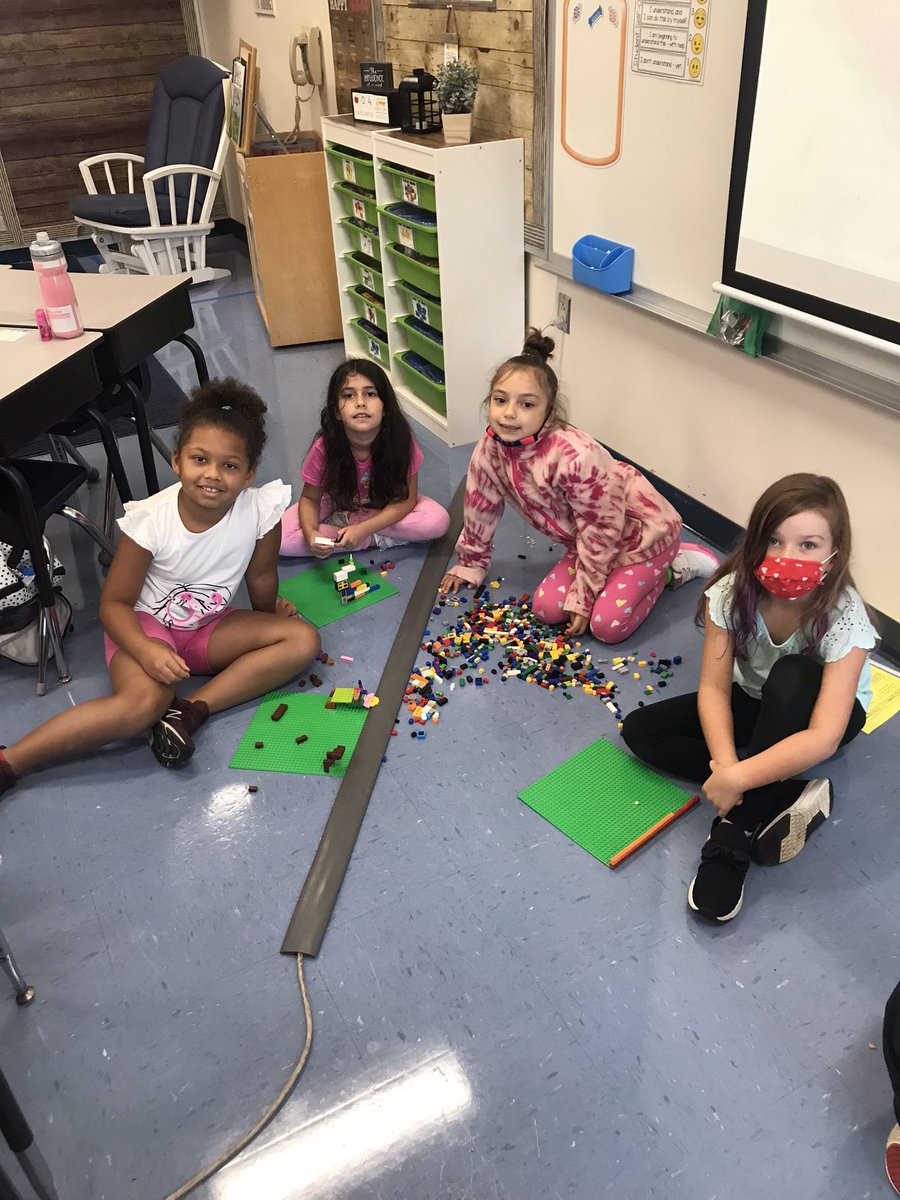 classmoff's tweet photo. Practicing TEAMWORK with the Lego challenge! It was a big hit!! https://t.co/iLrvmBOtbb