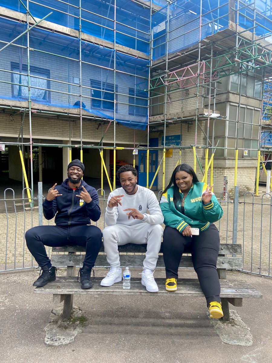 FlashySillah's tweet photo. Hella teet grinning because @sb2times & @Shaqymusic βbout to be on The Block Report, this Monday π
16/08 on @MixtapeMadness π https://t.co/YYPKIKytgk