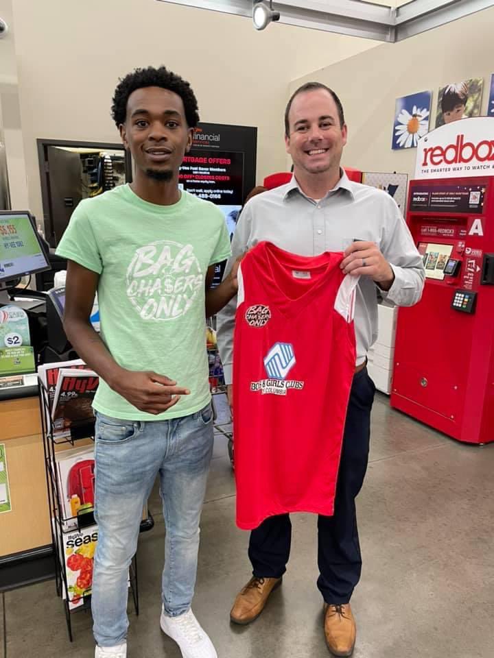 Thank you Hy-Veefor donating water to keep the 128 players ⛹🏽‍♂️ hydrated during our MidWest Madness Tournament at Battle High School ‼️

#MidWestMadness🏀
#EmbraceTheChase🎒🏃🏽‍♂️