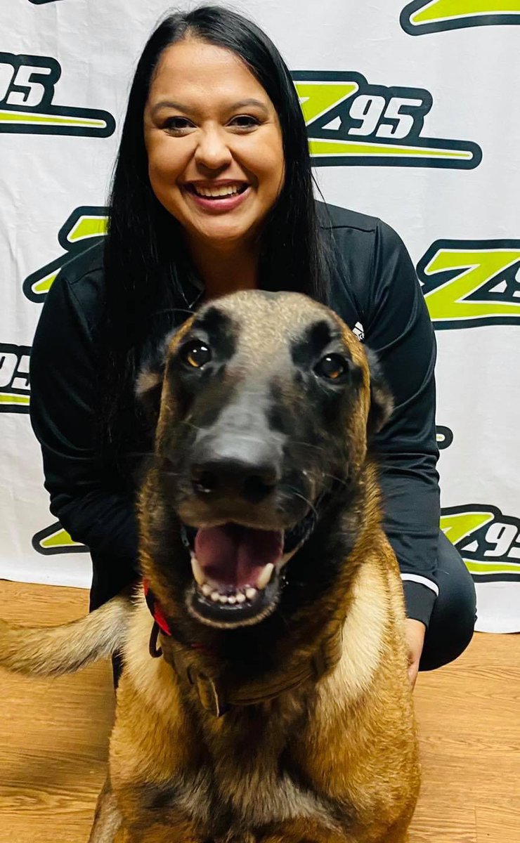 gchscc1945's tweet image. Emma was showing off to Ericka on @hotz95! Everyone at the station wanted videos of Emma's famous tricks! If you'd like to adopt Emma you can start the process on our website, gchscc.org. If you want to learn more about her, give us a call at 361-225-0845! #hotz95