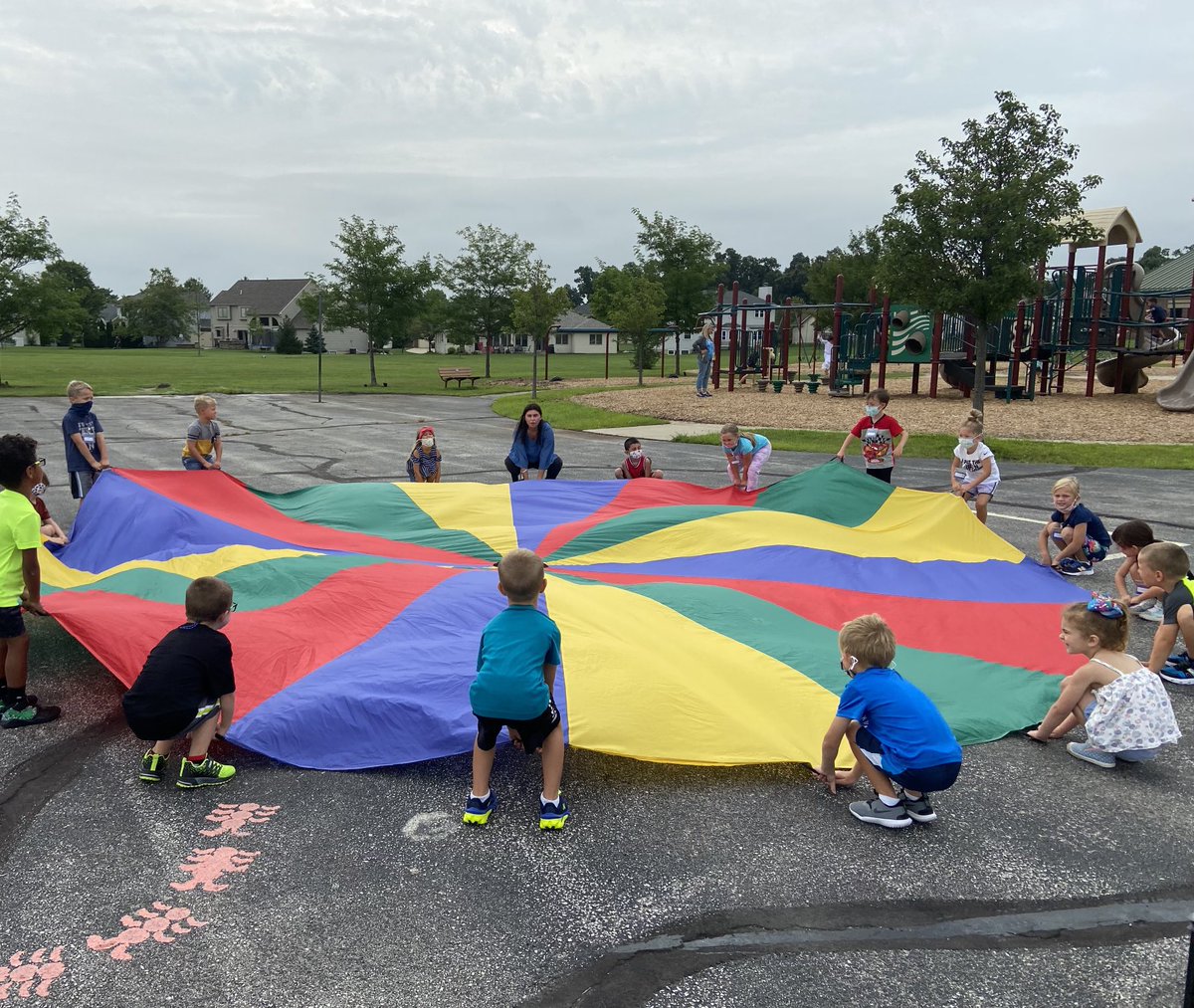 DRELeysKinders's tweet photo. We completed the kindergarten Olympics today. We learned team building and cooperation. This is a gold medal class! https://t.co/k1iXLnR1dm