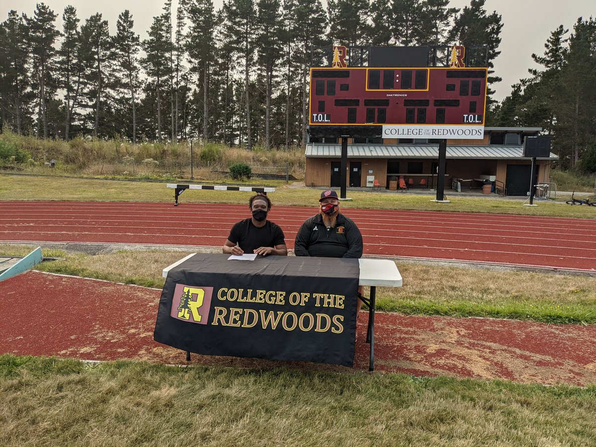 RedwoodsTrackXC's tweet image. Congratulations to @TyricSW23 on signing his National Letter of Intent to continue his education and track career at Southern Oregon University! He will be jumping and sprinting for the Red Raiders while completing his degrees in Criminal Justice and Psychology. #GoWoods