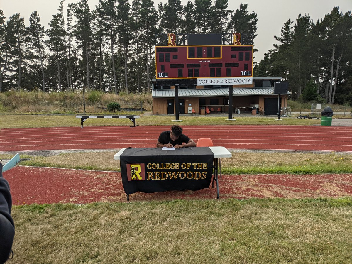 RedwoodsTrackXC's tweet image. Congratulations to @TyricSW23 on signing his National Letter of Intent to continue his education and track career at Southern Oregon University! He will be jumping and sprinting for the Red Raiders while completing his degrees in Criminal Justice and Psychology. #GoWoods