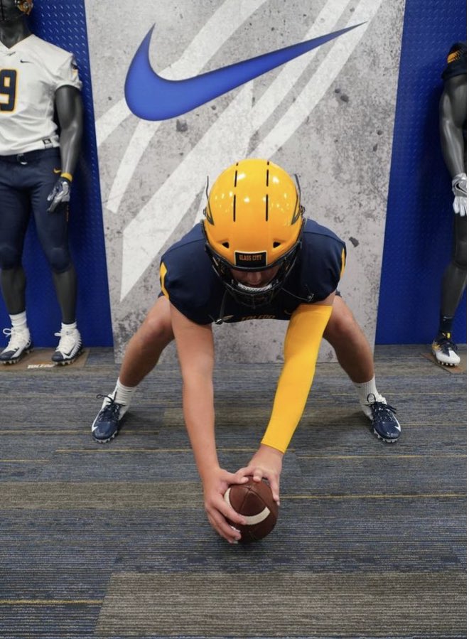 COMMITTED!!! 🚀🚀🚀<a href="/HKA_Tanalski/">Adam</a> <a href="/KohlsSnapping/">Kohl's Snapping Camps</a> <a href="/Coach_Casper/">Coach Casey Casper</a> @CoachSidders <a href="/KornblueSnappin/">Kornblue Snapping</a> <a href="/sivart220/">.</a> @NVfootball2017 #LiftOff🚀 #MACtion #ChaseYourPurpose #ONErocket