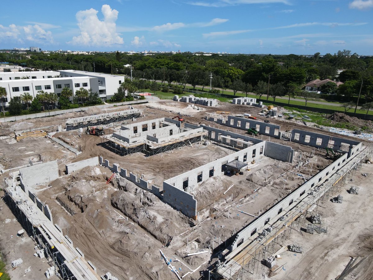 gerritsboca's tweet photo. Making progress since my last visit at our Lynn University Student Housing project in beautiful Boca Raton, FL #gerritsconstruction #76years #3rdgeneration #studenthousing #lynnuniversity https://t.co/dypJUXbHgN