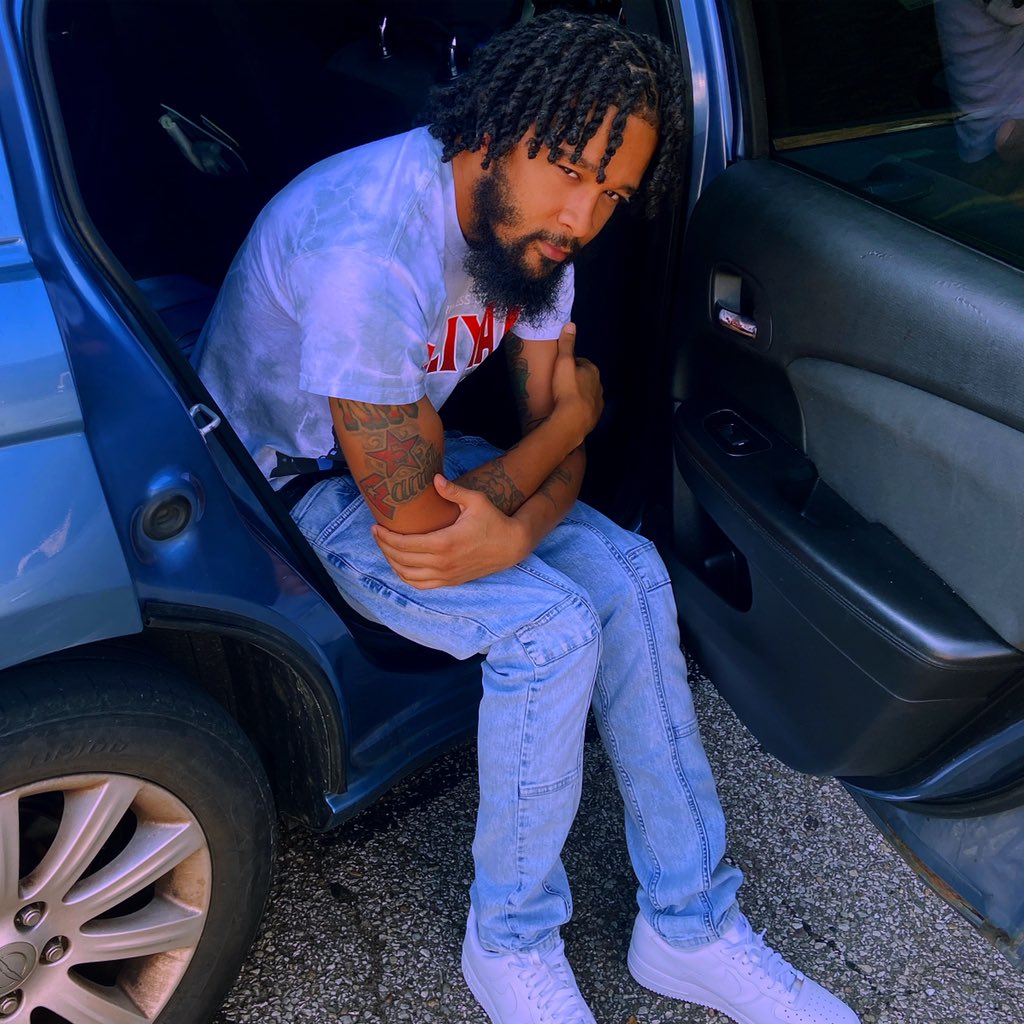 ricanlaflare's tweet photo. I had to find MYSELF , I had to find a way π―πππ― #KINGME π #SEPARATEMYSELF π€ππ° https://t.co/aWGdZQOVTO