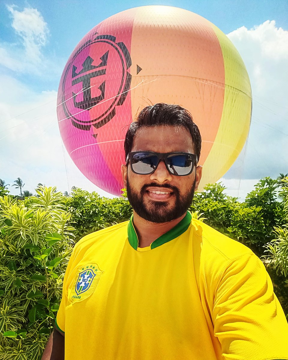 Adley_MUFC's tweet photo. Time to Soak up the Sunshine of life ⚓
.
.
.
.
.
.
#beachvibes #islandlife #sunshine #cococay #weareback #royalcomeback #iamroyal @RoyalCaribbean https://t.co/WHaIdCJx10
