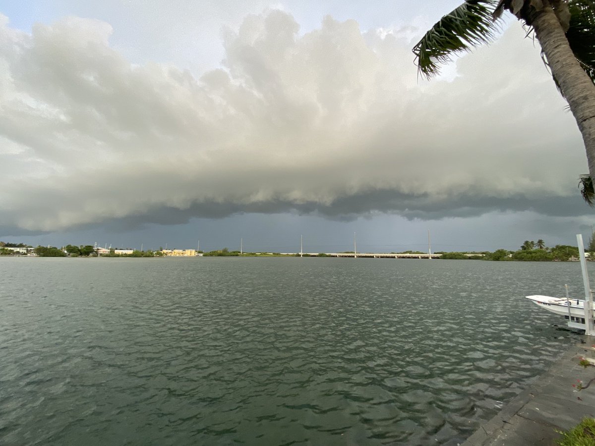 DavenDavey's tweet photo. @NWSKeyWest  first Fred band coming through Big Coppitt/ Rockland https://t.co/BAfEM7Rlik