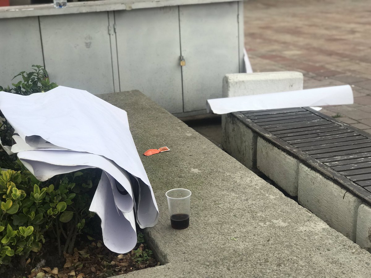 nomasprian_'s tweet photo. Que ironía vienen a reclamar para la recolección de basura y dejan un basurero. 

Chequen estas imágenes que muestran cómo dejó la gente que trajo Fernando Flores de Huixquilucan y Naucalpan. https://t.co/IHLVTsnVCY