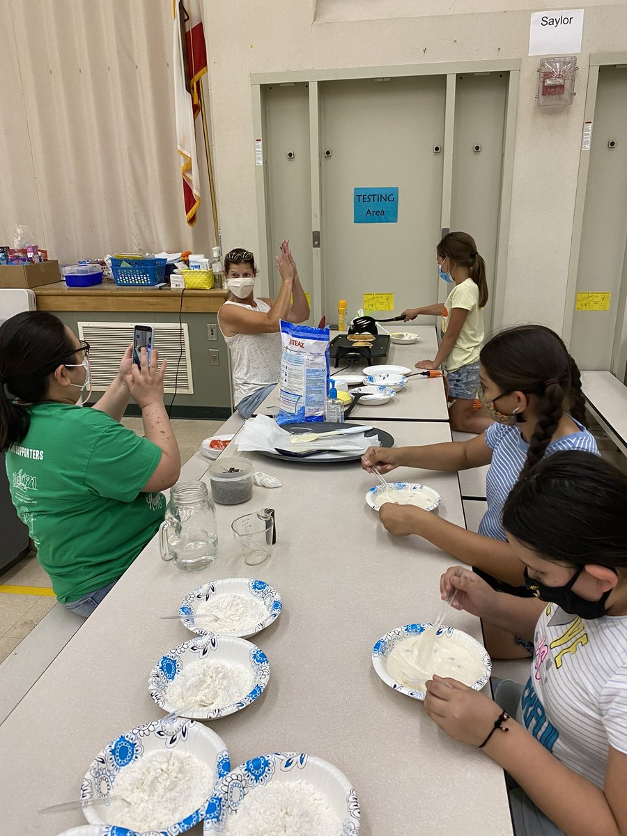 MCSprincipal1's tweet image. Friday fun in ASP cooking pancakes and doing puzzles after a long week of school #WeareBUSD #mchawks #ASProcks