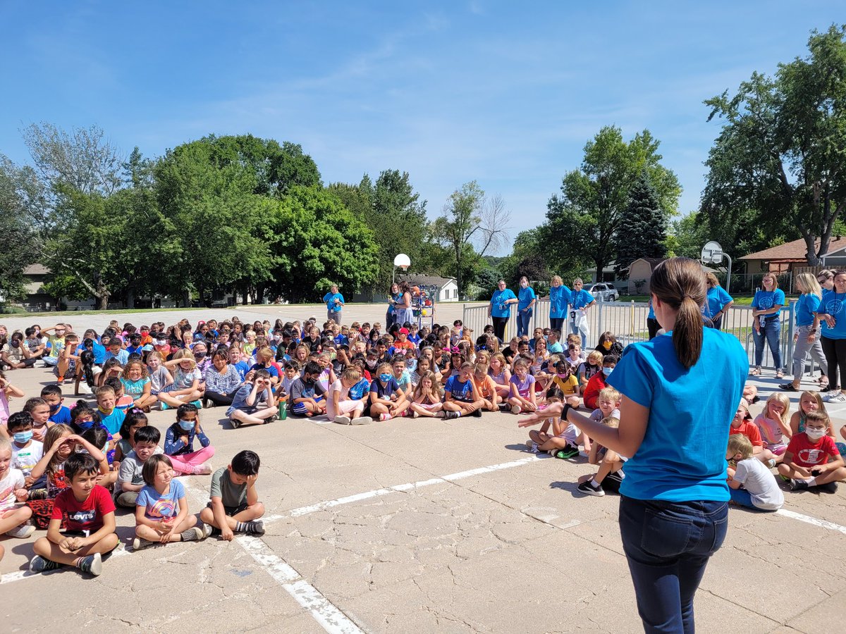 disneydolphinpe's tweet photo. 1st Outdoor Assembly of the year!  We ate the Disney Dolphins! @WDisney_Music @DisneyDolphins #Proud2bMPS https://t.co/WIVaxEuCFS