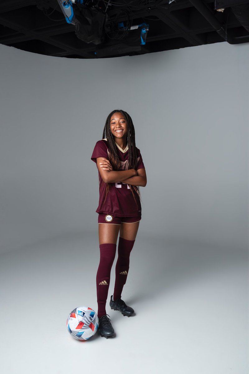 zoejuniorr's tweet image. year 1!!!🐾😽💛💛