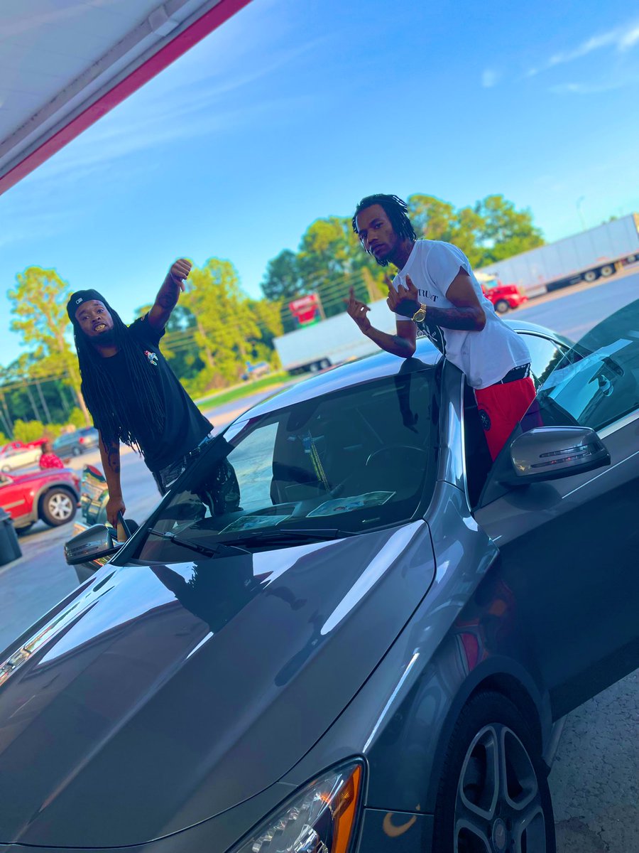 Kthuggaa's tweet photo. All Grind🏂💰 No Play Fr Better Go Get Ah PS4🕹‼️ #BlueJesus🧞‍♂️ #DeadFaceGang🧟‍♂️ https://t.co/q2AwAIX77W