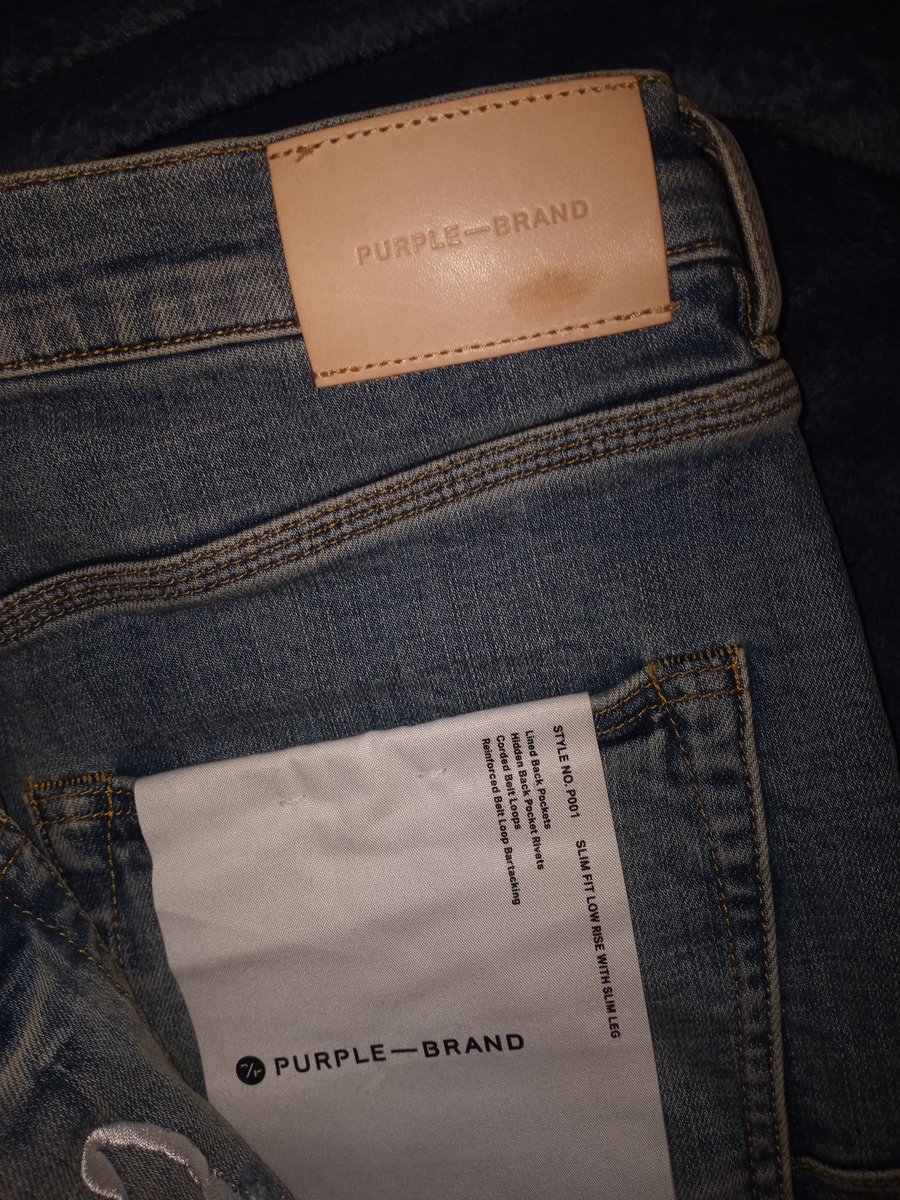 PotSpotNYC_'s tweet photo. Only issue was when I took it out the package there was a huge black dirt spot on the Purple Brand logo. I Took a wipe which got most the dirt off but now it's stained for some reason. Am I able to get fresh pair ? Only asking cause these shits not cheap lol @WESTSIDEGUNN https://t.co/6budmXeUA6