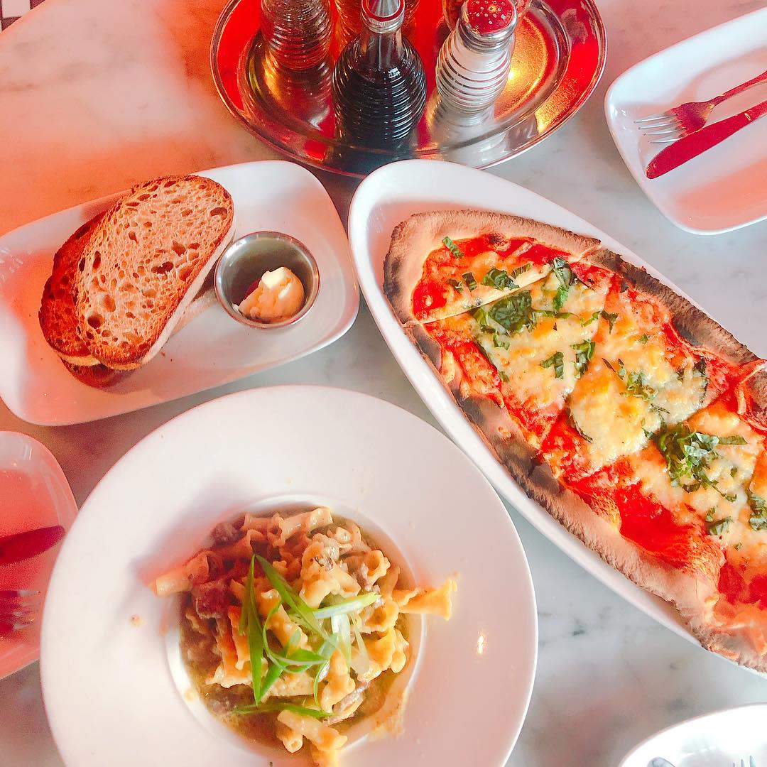 Calzone's Restaurant tweet media