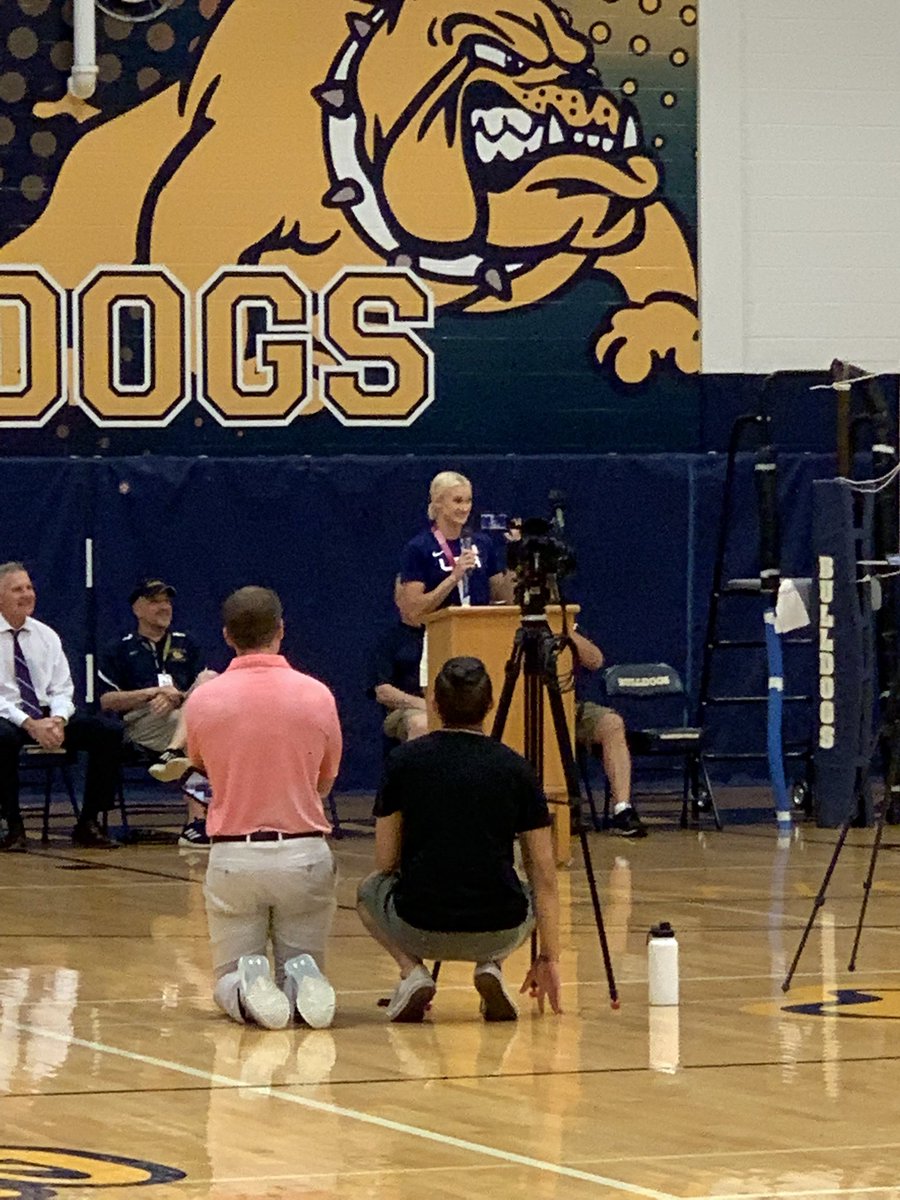 It’s not every day that you get to meet an Olympic gold medalist! <a href="/ktnago13/">Katie Moon</a> is such an inspiration and great role model for our Olmsted Falls students 🥇🐾