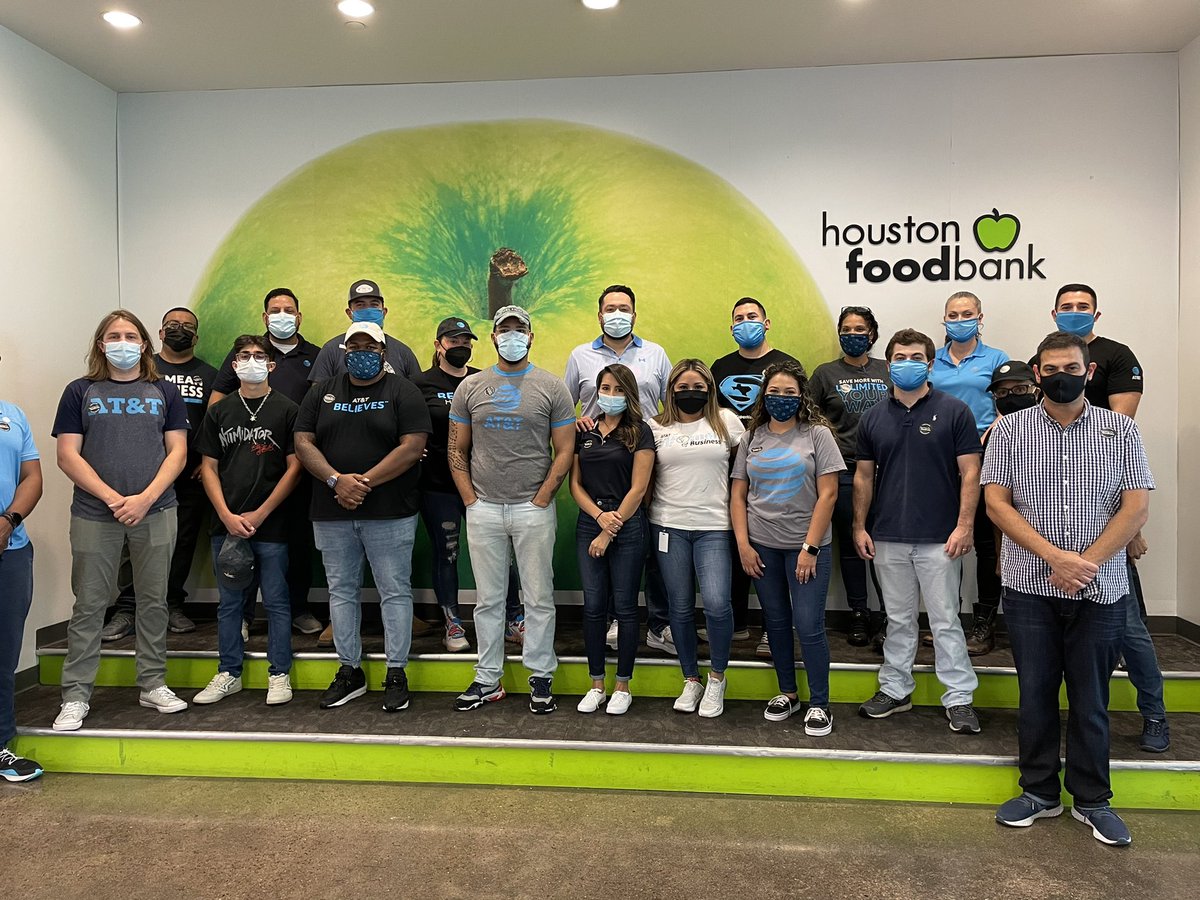 OxyGENHTX's tweet photo. To say it was Great would be an understatement because it was AWESOME!! Great turn out to give back to the community today at thE @HoustonFoodBank @oxyGENerg https://t.co/EjeubRlSiw