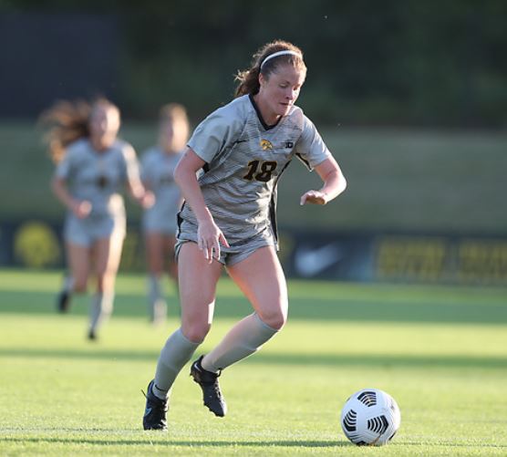 HawkeyeSoccer's tweet photo. #Hawkeyes lead Panthers 1-0 at halftime. 

Roling's goal in the 18th minute has Iowa in front. 

#FightForIowa https://t.co/1rkZXbEygr