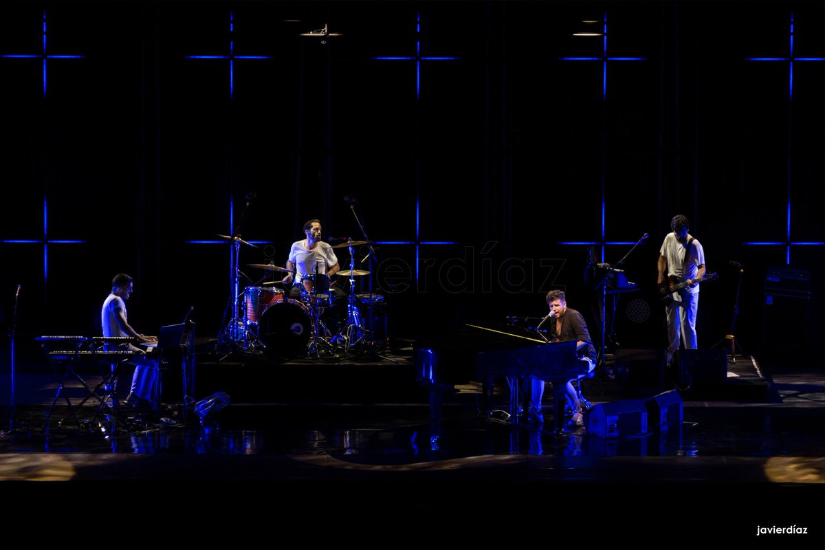 javierdiaz_foto's tweet photo. #GALERÍA 1/2 - Concierto de @PabloLopezMusic en Motril. https://t.co/RSLrEaff6D