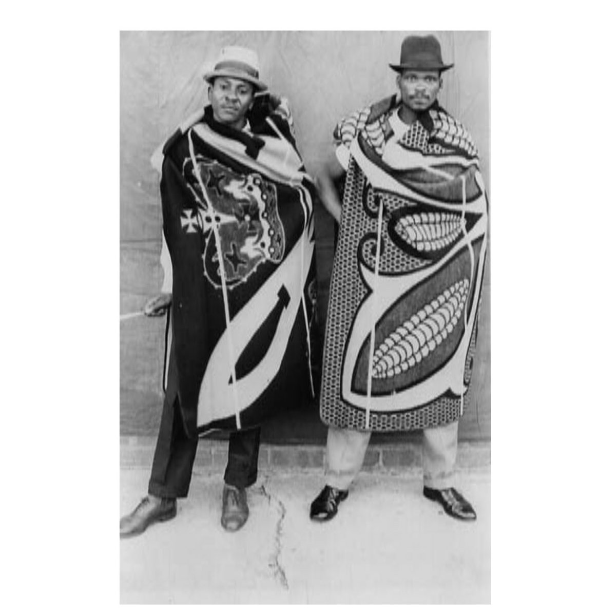 MimiReeds's tweet photo. 🇿🇦 🇱🇸 Marashea/ Russians

It is a society that was formed in the 1940s and is present till date. The original groups of Marashea drew their strength from Basotho migrants who worked and lived on the Johannesburg area mines, as well as those who resided in the townships and were.. https://t.co/uYyxw9brh0