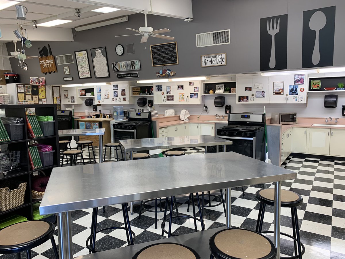 LVCulinaryArts's tweet photo. Super excited to meet my new Culinary Arts students on Monday!!
#CreateDelicious @LVCulinaryArts @LaderaVistaJH
@FullertonSD
#LVCulinaryArts https://t.co/K1fwHqlmd9