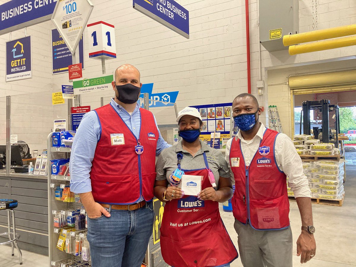 Great walks today in Memphis with Divisonal President Matt Monroe. Shout out to Tekisha pro specialist for receiving Executive award #leadership #leadershipdevelopment #success #teamwork @JohnBrooksR3