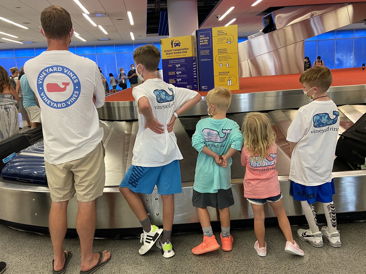 BeeSome1's tweet photo. @vineyardvines Vacation coming to an end...🐳 https://t.co/sgtjQ9m6BO