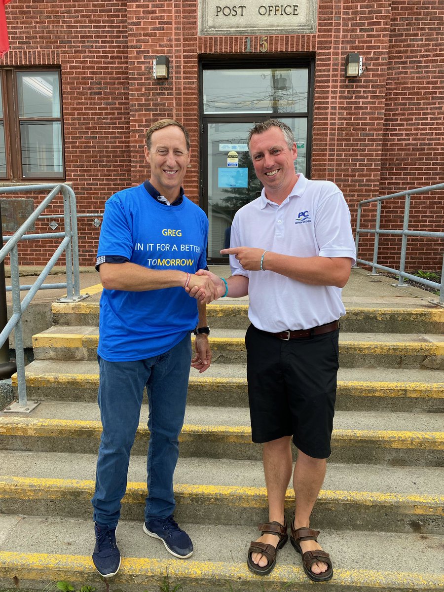 gregmorrowpc's tweet image. (1/2) A couple of Smiley Cats! I was thrilled to have Peter MacKay join me in Sherbrooke- Ronnie Chisholm and other members of the team were out in full force! #SmileyCats #StraightOuttaCharlosCove