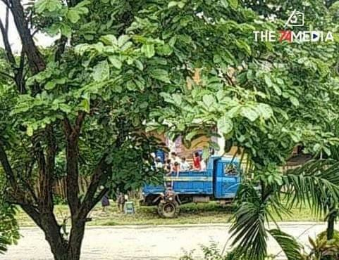 spring21MM's tweet photo. (1/2)

Military Terrorists forced the villagers to FLEE from #Madaing village, Waingmaw Tsp where 58th Military Battalion is based this morning(Aug 14) amid Covid-19 &amp; rainy season.

-Due to terrorists from 58th Battalion randomly fired heavy artillery shells since...

#Aug14Coup https://t.co/DypZiTTDQ5