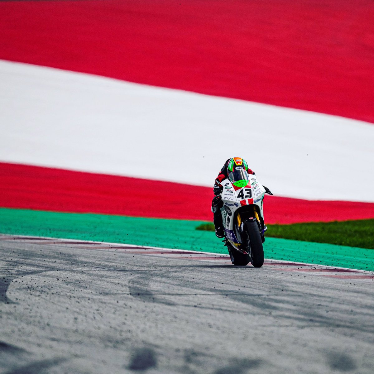 teamSic58's tweet photo. FP3🔋
@Valtu43 🅿️18 (1:38.985)
#ÖsterreichGP 🇦🇹 #RedBullRing
#ongettasilk #sic58squadracorse #SV43 #MotoE #ongetta #MotoGP #Sic58 https://t.co/XluyZYzgef