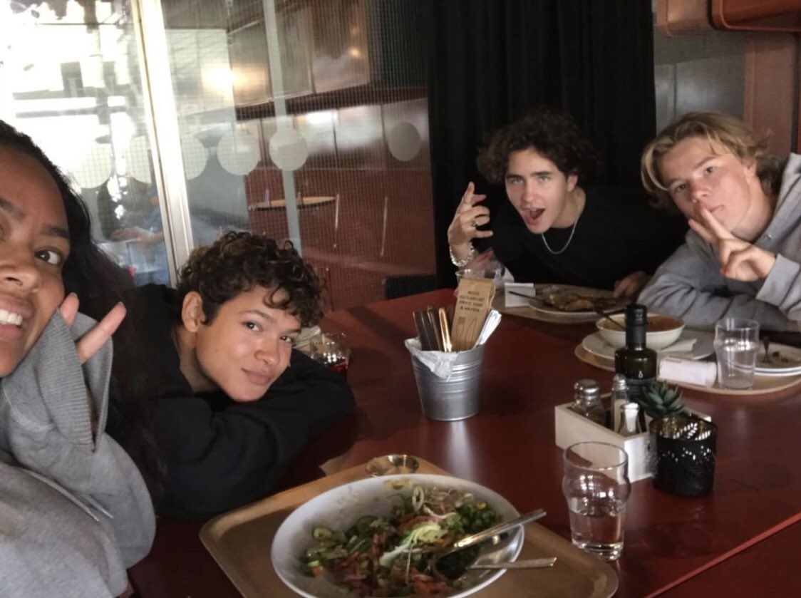 imagine being friends with them??? i would be so happy I could die???