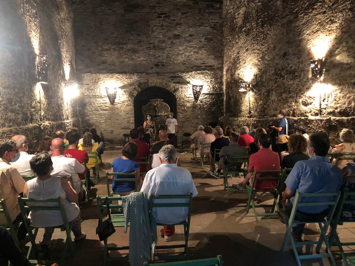 Onte, nun entorno marabilloso, a cova da Adega Joaquín Rebolledo, concerto de Ton&Teira.
#artenafvr #fundacionvicenterisco #vicenterisco #allariz #ourense #galicia #galiza #cultura #música #músicadirecto #concerto #percusión