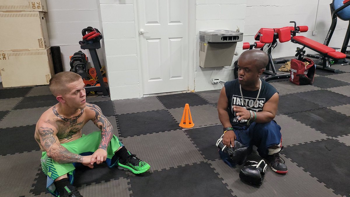 Microathletics's tweet photo. Hard at work!! @MCWMidgets @barstoolsports @RNR_ChrisSmith @roughnrowdy
#midgetboxing #RnR15 #weready Barstoolsports https://t.co/LSJGedlLD8