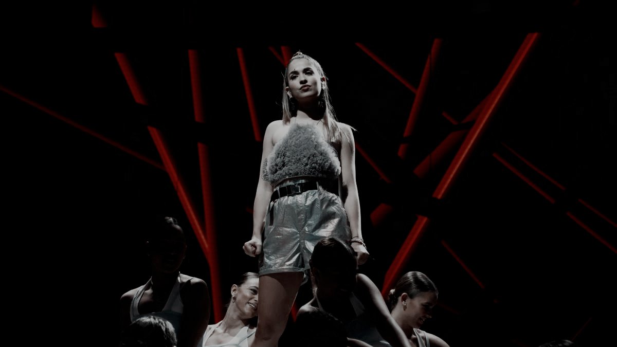 ㅤ
ㅤㅤ■■■ ⦅ 𝓢𝐄 𝓑𝐔́𝐒𝐂𝐀 𓂅
        ━━━━━━━𐄹 𐄹 𐄹━━━━━━━
ㅤㅤ 𐄹. Gina
ㅤㅤ 𐄹. Otp w/ Wendy.
ㅤㅤ 𐄹. Canon Sky Rojo. Fc Au. 
ㅤㅤ 𐄹. Fc sugerido: Ancju.
        ━━━━━━━𐄹 𐄹 𐄹━━━━━━━
ㅤ