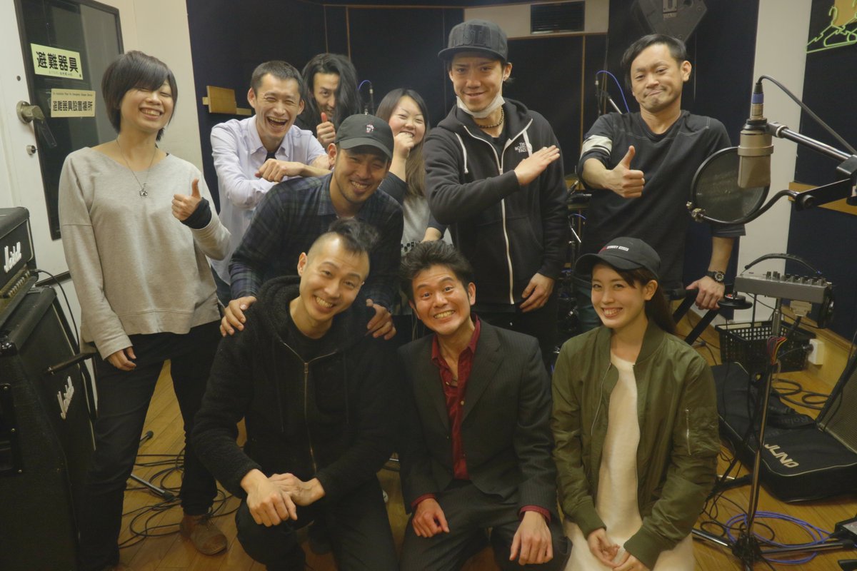 hirokiiwasawa's tweet photo. 心霊玉手匣、今日です。20時から！！
これはあの頃のみんなの写真
エモいだろ https://t.co/ixI8EBToxi