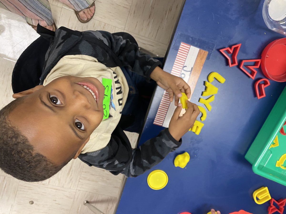 kindergarten tweet media