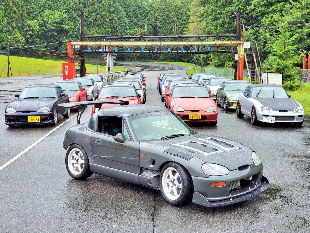 kyorosuke129's tweet image. カプチーノオンリーミーティング
@オートランド作手
生憎の雨だけど盛り上がってます！！
#COM5