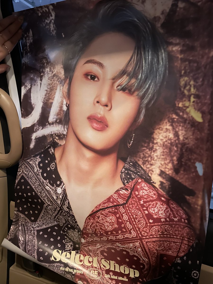 gooreumseng's tweet photo. @lira_vely 이것도 매장 앞에 붙여주시면 안돼요?ㅠㅠ https://t.co/6JkL4hhXjg