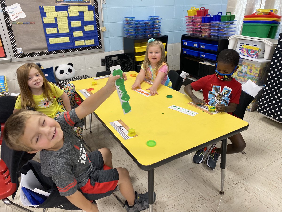 kindergarten tweet media