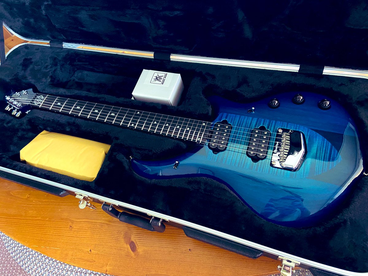 naga_CHR's tweet photo. My New Gear...

MUSIC MAN MAJESTY BLUE HONU

念願のmajestyを買ってしまった！
青がずっと欲しかったから嬉しい…😇 https://t.co/WTUiJ8WgLn