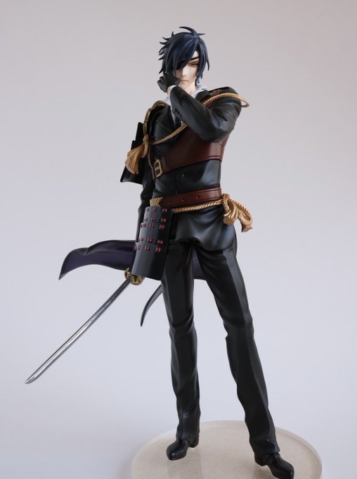 本物の 刀剣乱舞 内番 燭台切光忠フィギュア ガレージキット 少年漫画