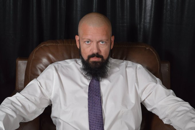 Follow me. https://t.co/Pajkm8nGe8