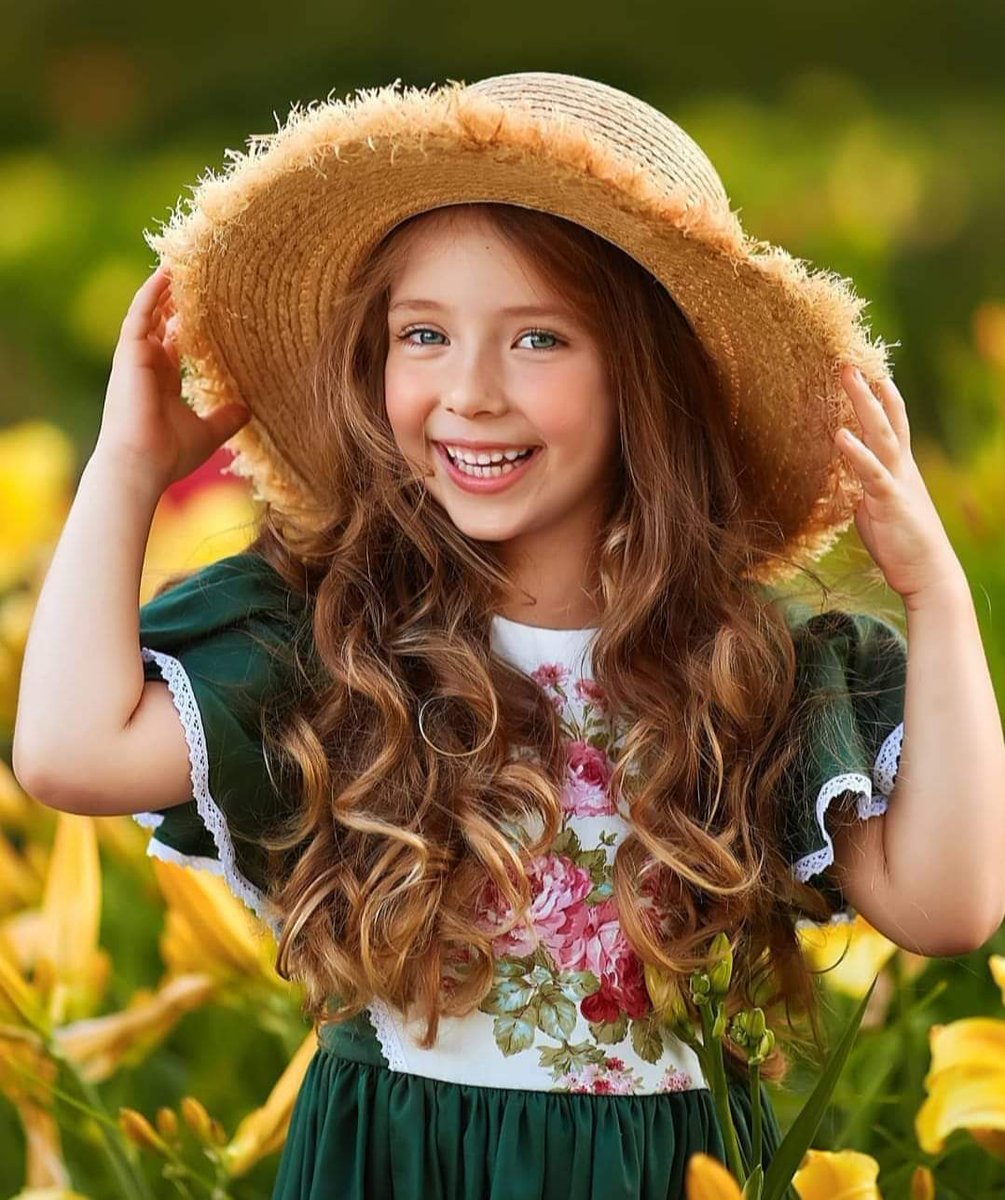 صباح الخير 🤗🌸

لا شيء يمكن أن يجعل حياتنا أو حياة الآخرين أجمل مثل دوام اللُطف  ...