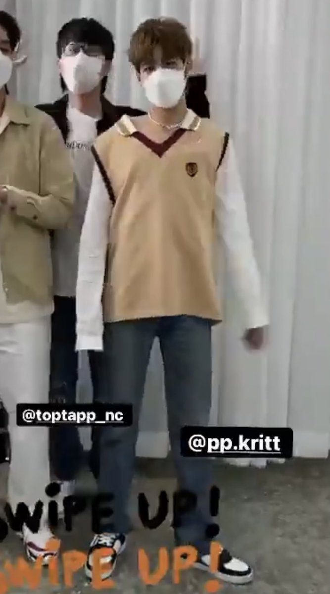 _muffinp's tweet photo. เสื้อก็กิงมือแถมยังมีท่ายืนแผ่พุง น้องพีพีดื้อหนะสิ! https://t.co/aIMwMOkpz7