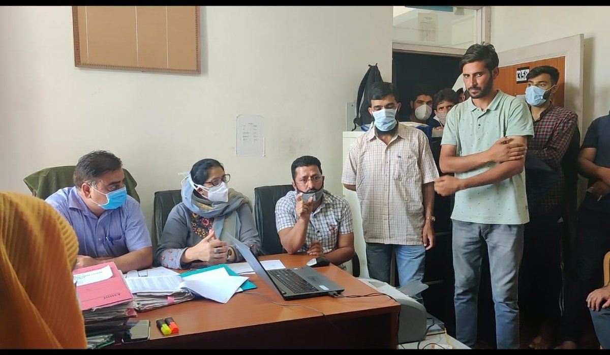 DirSHDK's tweet photo. J D Extension (SHD Kashmir) Supervising the #selection of #beneficiaries under different #schemes for the year 2021-22 with the committee of officers in #DSHO office #Ganderbal. https://t.co/gpIMJwnvSK
