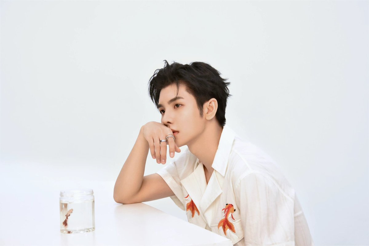dramapotatoes's tweet photo. #ZhengFanxing’s studio shares behind the scenes pics for Qixi Festival https://t.co/Oa2FjhicoE